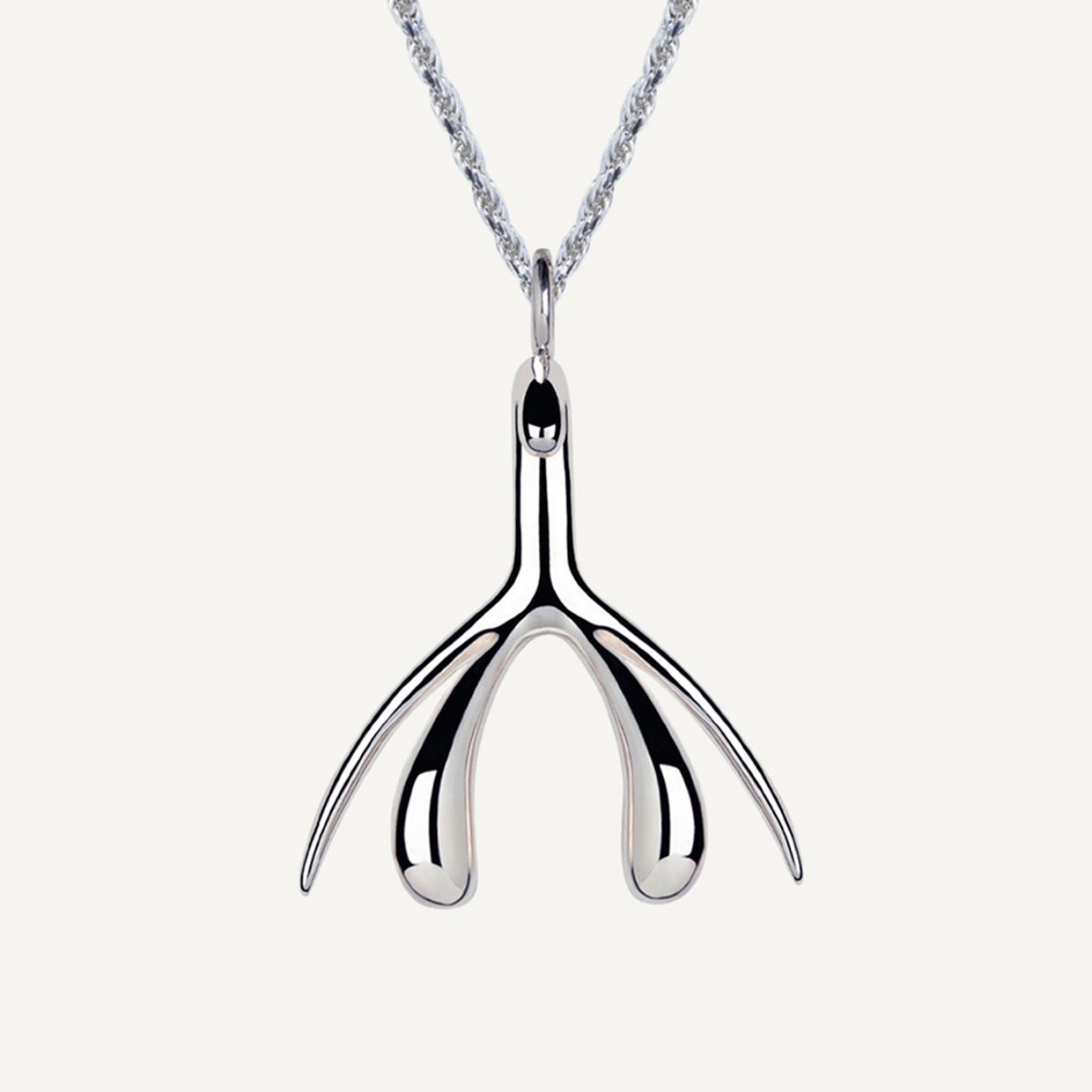 Collar Magic C 925 es una pieza realizada a mano con métodos de joyería tradicional en Plata de ley 925, los acabados de siempre, cuidando de cada detalle, pero creadas con Plata 925 que asegura la vida infinita de tus amuletos.