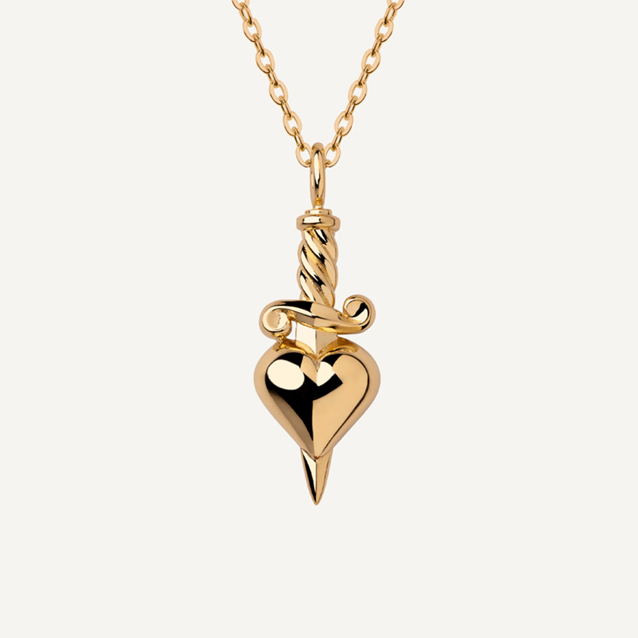 Collar Glory Gold es una pieza realizada a mano con métodos de joyería tradicional en latón, chapada en oro de 24k con una capa protectora que extiende la durabilidad del chapado.